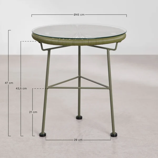 Conjunto de jardín artesanal compuesto por un sofá, dos sillas y una mesa. Fabricado con materiales resistentes y diseño moderno en tonos neutros, perfecto para crear un espacio acogedor y elegante en tu terraza o jardín. Ideal para disfrutar de momentos al aire libre con estilo y confort.