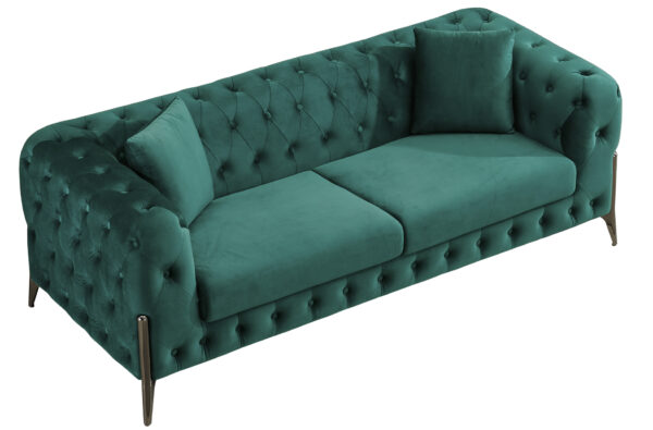 Sofá Chester de 3 plazas de Artisa, tapizado en tejido de alta calidad, disponible en cuatro colores. Diseño clásico con capitoné y una excelente relación calidad-precio.