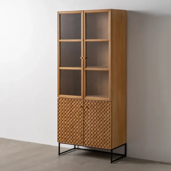Descubre la funcionalidad y estilo con nuestra vitrina moderna: madera DM, 4 puertas y elegantes patas de metal.