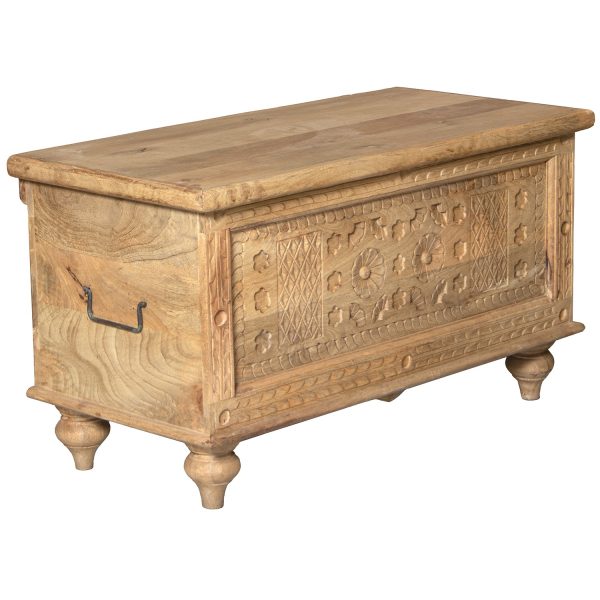 Arcón madera con frontal tallado