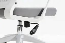 Silla de oficina ergonómica con ruedas, tapizada en textil resistente y confortable, diseñada para trabajar con comodidad y estilo en cualquier espacio de trabajo.