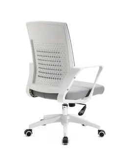 Silla de oficina ergonómica con ruedas, tapizada en textil resistente y confortable, diseñada para trabajar con comodidad y estilo en cualquier espacio de trabajo.