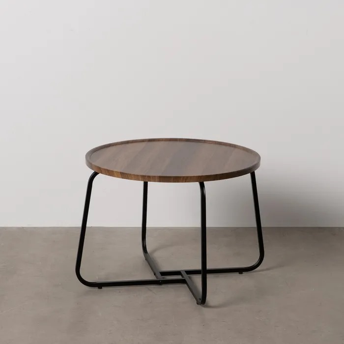 Mesa de centro marrón con estructura metálica negra y superficie de DM.