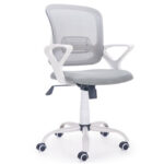 Silla giratoria con tejido de red transpirable gris claro, estructura blanca y base de ruedas.