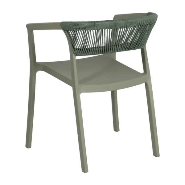 Silla de polipropileno con respaldo trenzado en cuerda, diseño original y moderno, disponible en varios colores en Artisa.