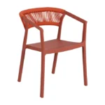 Silla de polipropileno con respaldo trenzado en cuerda, diseño original y moderno, disponible en varios colores en Artisa.