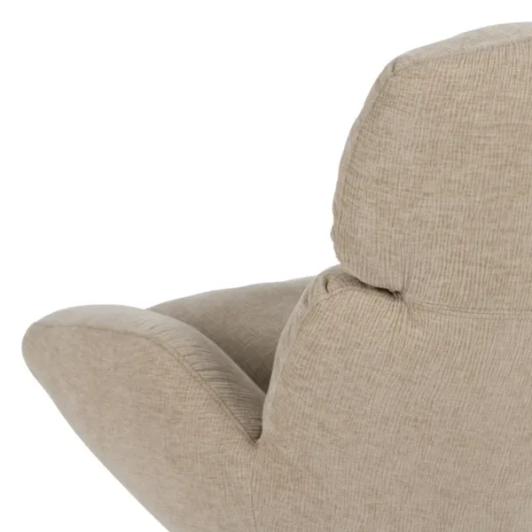 Sillón giratorio tapizado en beige con base metálica cónica, estilo contemporáneo y cómodo, disponible en Artisa.