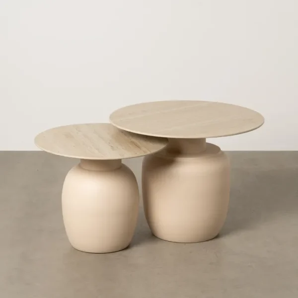 Set de mesa de centro de Artisa con diseño elegante, estructura de metal y acabado en piedra natural.