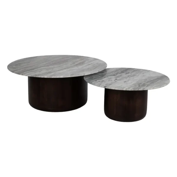 Set de mesa de centro de Artisa con diseño elegante, estructura de metal y acabado en piedra natural.