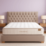 Colchón Flex Ever Strong sobre cama beige con cabecero capitoné y pared lila bebé