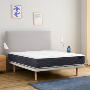 Somier Flex Tapiflex tapizado gris claro con colchón Habana, cabecero gris, mesita de madera y lámparas blancas en un dormitorio luminoso