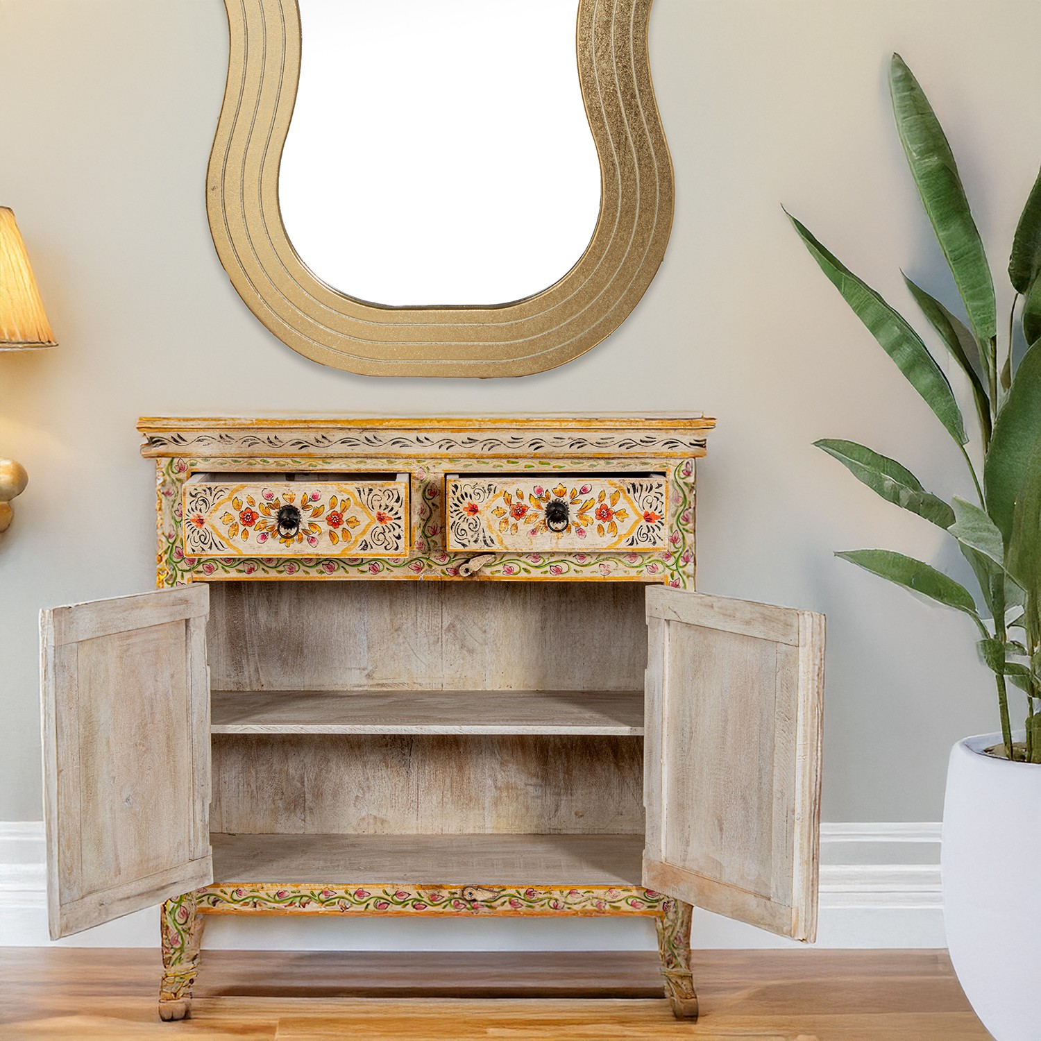 mueble recibidor de estilo artesanal, una pieza única que enamora por sus colores, detalles florales pintados a mano