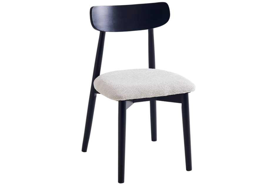 Silla tapizada beige con estructura negra de madera maciza