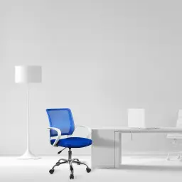 Silla de oficina ergonómica con ruedas, tapizada en textil resistente y confortable, diseñada para trabajar con comodidad y estilo en cualquier espacio de trabajo.