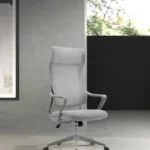 Silla de oficina ergonómica con ruedas, tapizada en textil resistente y confortable, diseñada para trabajar con comodidad y estilo en cualquier espacio de trabajo.