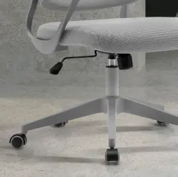 Silla de oficina ergonómica con ruedas, tapizada en textil resistente y confortable, diseñada para trabajar con comodidad y estilo en cualquier espacio de trabajo.