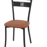 Silla Modelo 05 tapizada en Bering Cuero 11 con estructura metálica negra