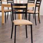 Silla metalica con asientos talizados disponibles en varios acabados