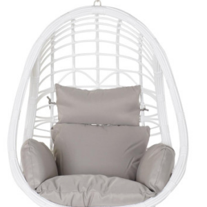 Sillón colgante de ratán sintético y metal 90×65×110 cm vista frontal