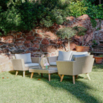 Set de sofá de ratán sintético en terraza o jardín
