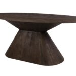 Mesa de comedor ovalada fabricada en madera natural en tono oscuro con base central de diseño escultórico