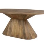 Mesa de comedor ovalada fabricada en madera natural en tono oscuro con base central de diseño escultórico