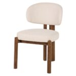 Silla contemporánea tapizada con respaldo curvo innovador y patas de madera ideal para comedor moderno y espacios actuales