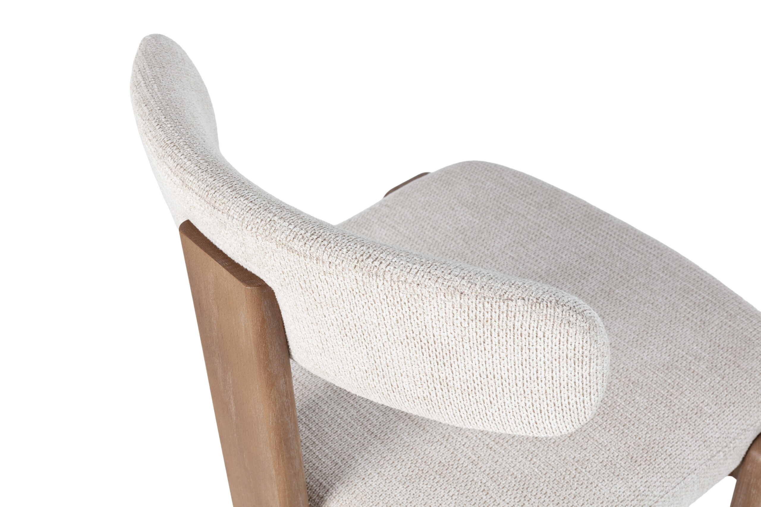 Silla de comedor con estructura de madera y asiento tapizado disponible en varios acabados, diseño moderno y cómodo