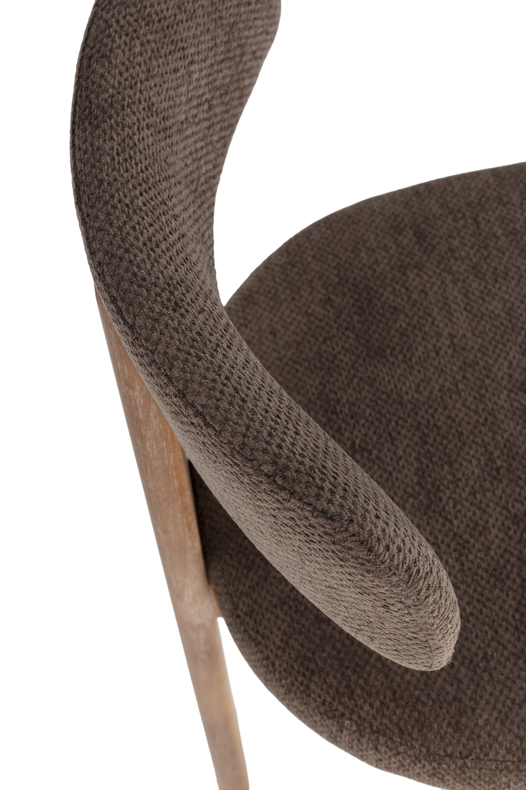 Silla de comedor con estructura de madera y asiento tapizado disponible en varios acabados, diseño moderno y cómodo