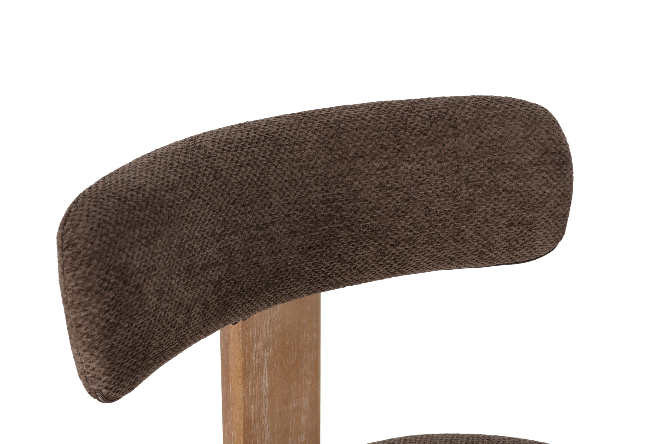 Silla de comedor con estructura de madera y asiento tapizado disponible en varios acabados, diseño moderno y cómodo