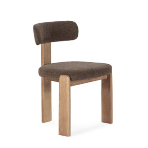 Silla de comedor con estructura de madera y asiento tapizado disponible en varios acabados, diseño moderno y cómodo