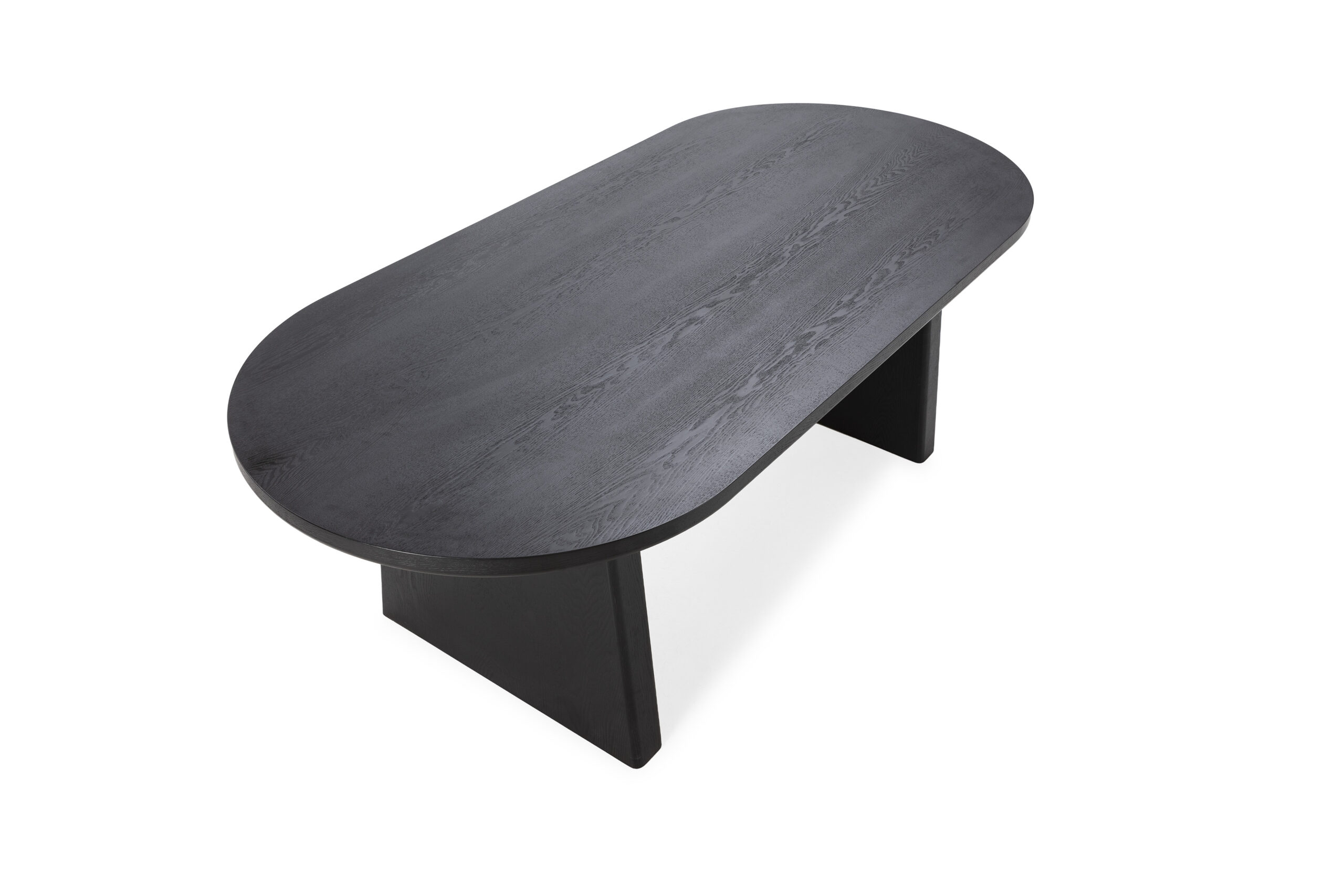 Mesa de centro ovalada de diseño moderno, disponible en tres acabados, ideal para salón por su estilo elegante y funcional.