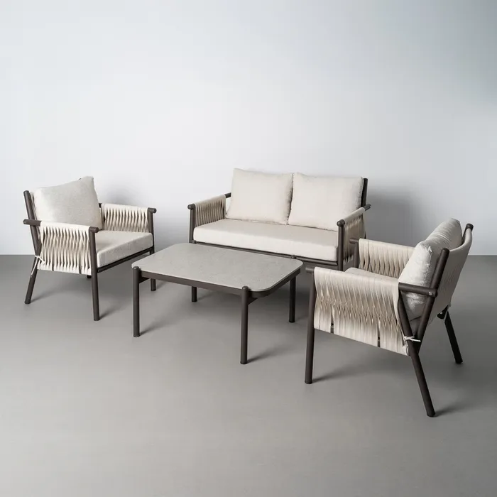 Conjunto de jardín CALA con sofá, 2 sillones y mesa de centro con cuerda trenzada y estructura de acero disponible en Artisa.