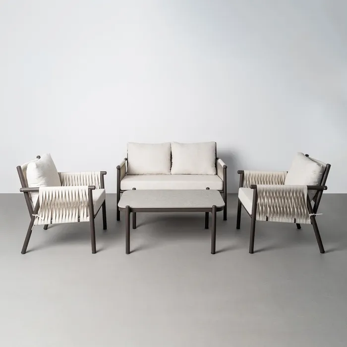 Conjunto de jardín CALA con sofá, 2 sillones y mesa de centro con cuerda trenzada y estructura de acero disponible en Artisa.