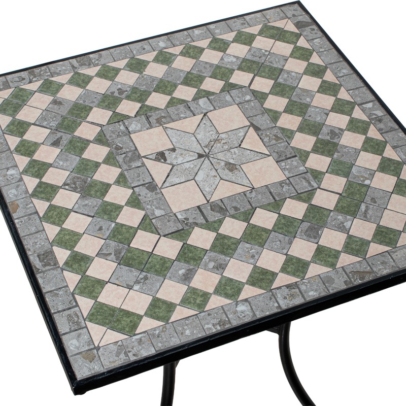 Conjunto de jardín compuesto por mesa redonda y dos sillas plegables de estructura metálica negra con asiento y tablero de mosaico decorativo, ideal para terraza o patio exterior.
