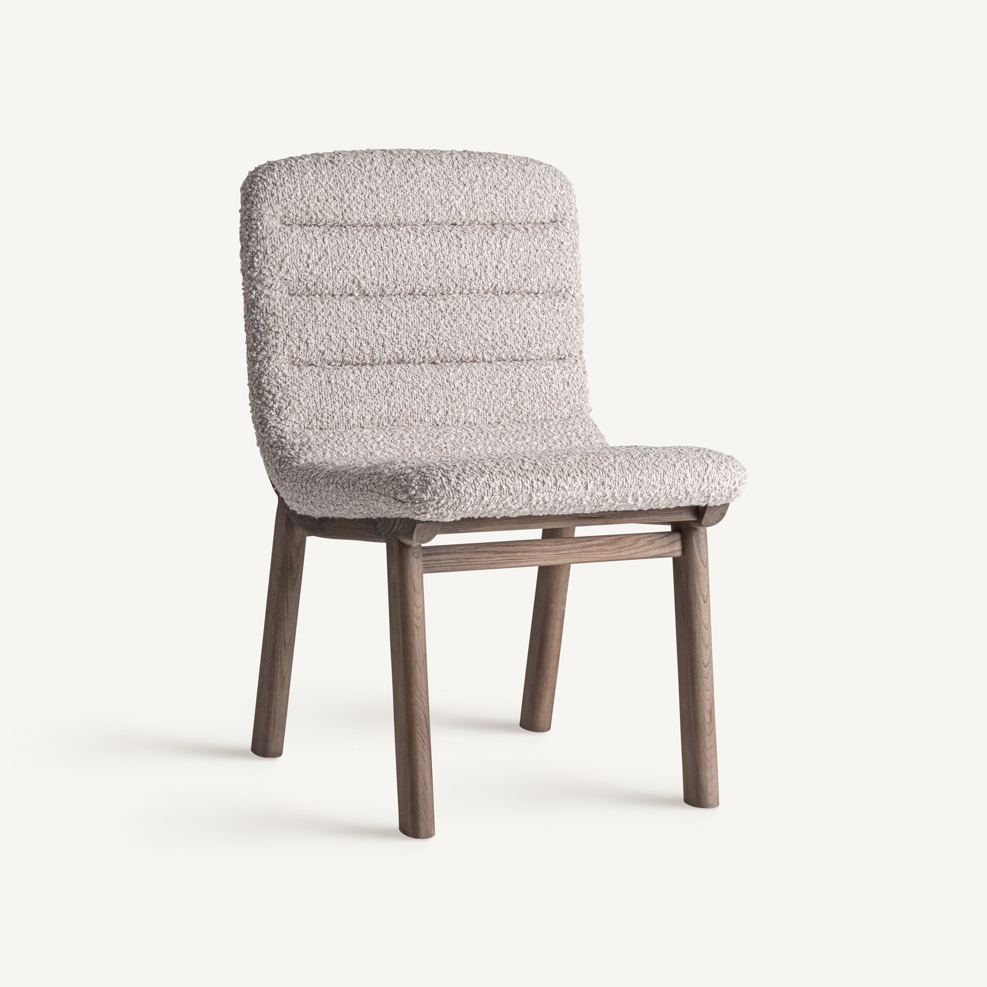 Sillas de comedor Vical Home disponibles en Artisa, con diseño sofisticado y acabados únicos para espacios de decoración contemporánea