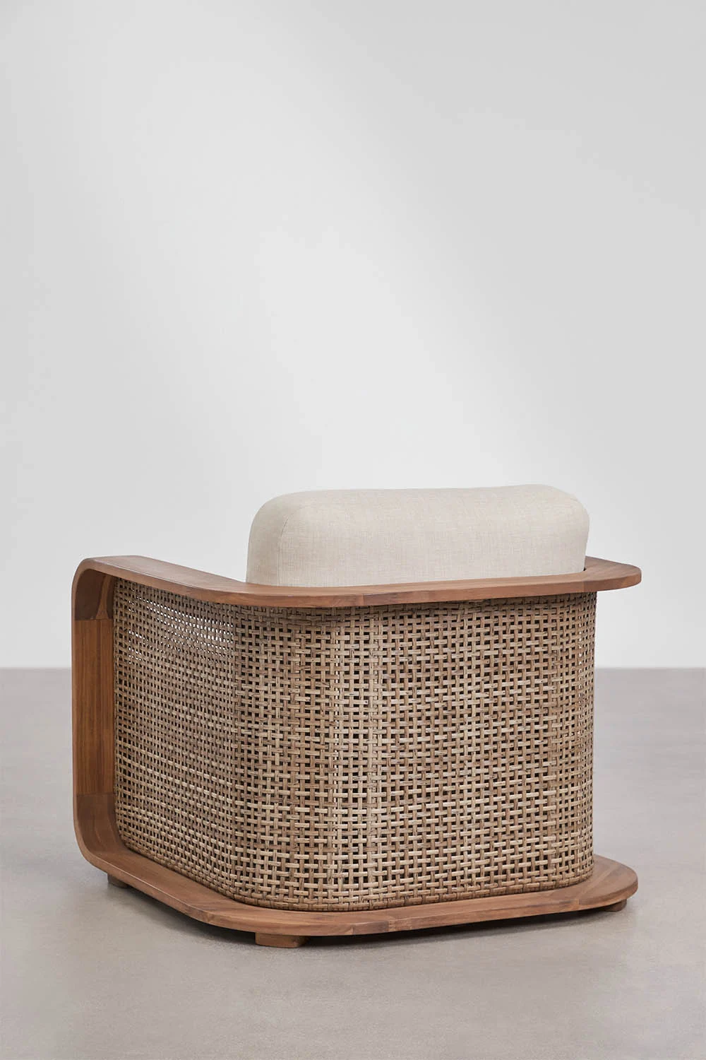 conjunto-de-jardin-con-2-sillones-y-mesa-de-centro-en-madera-de-acacia-artisa