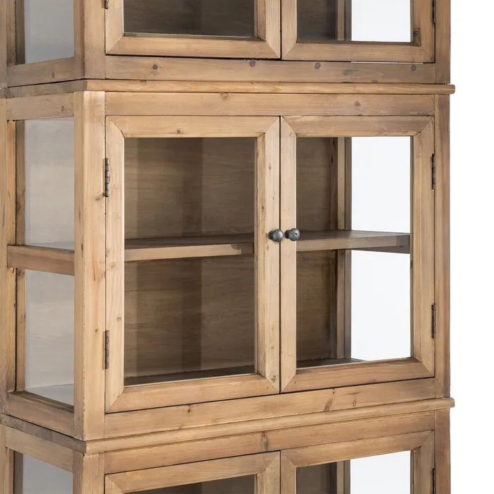 Vitrina modular disponible en 2 medidas en madera y zócalo