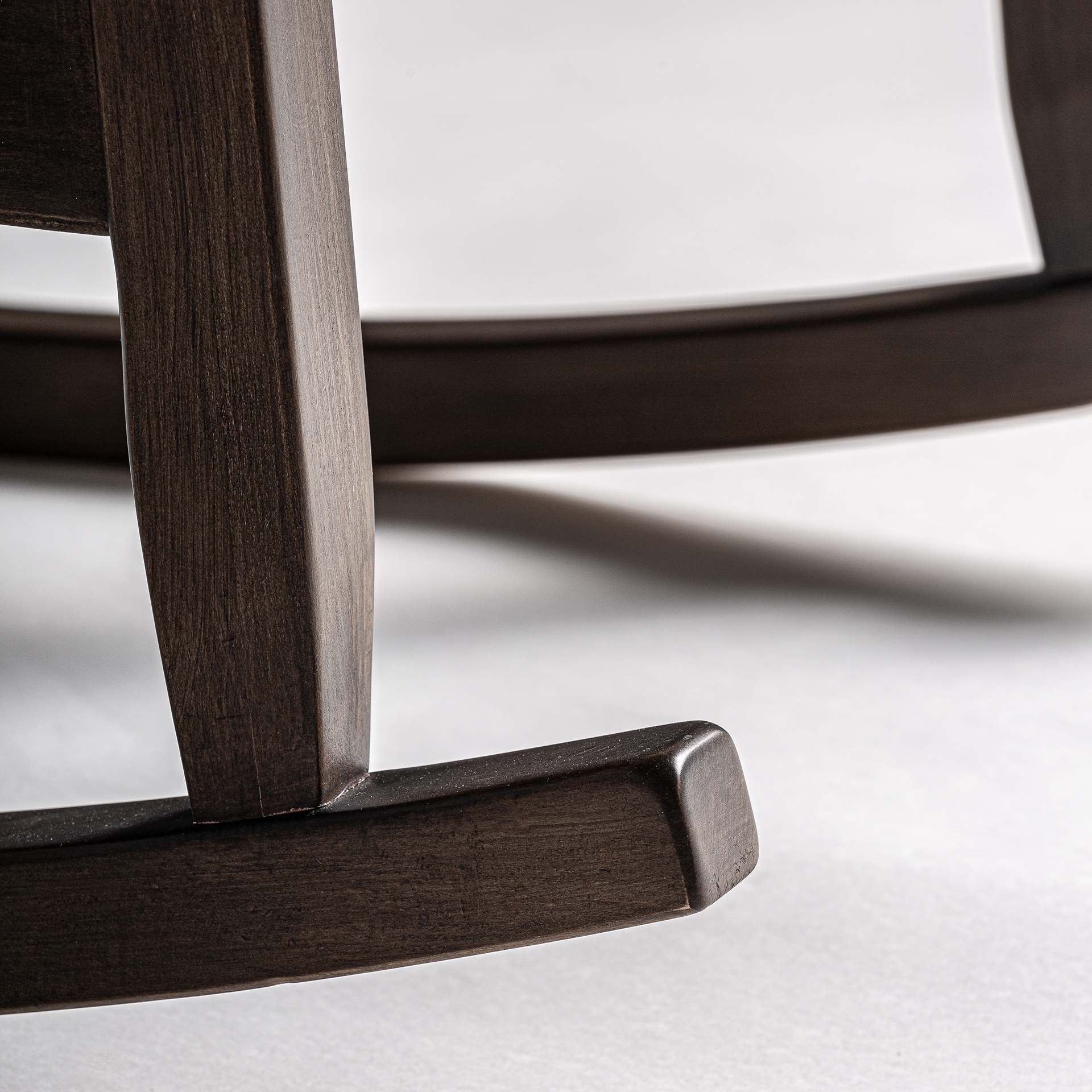 Mecedora exclusiva color ocre jaspeado vical home