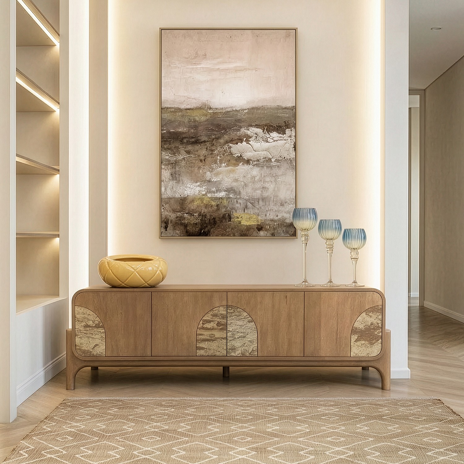 Mueble tv de la colección Artisa fabricado en madera de mango con puertas de piedra natural, patas altas y diseño contemporáneo. Disponible junto con mueble TV y estantería en dos acabados de armazón para crear un salón elegante y acogedor.