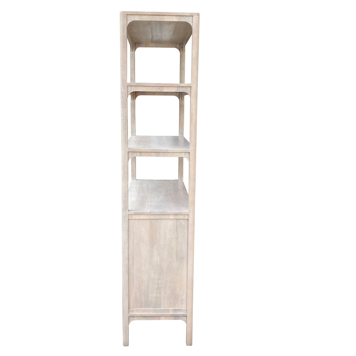 Estantería de la colección Artisa fabricado en madera de mango con puertas de piedra natural, patas altas y diseño contemporáneo. Disponible junto con mueble TV y estantería en dos acabados de armazón para crear un salón elegante y acogedor.