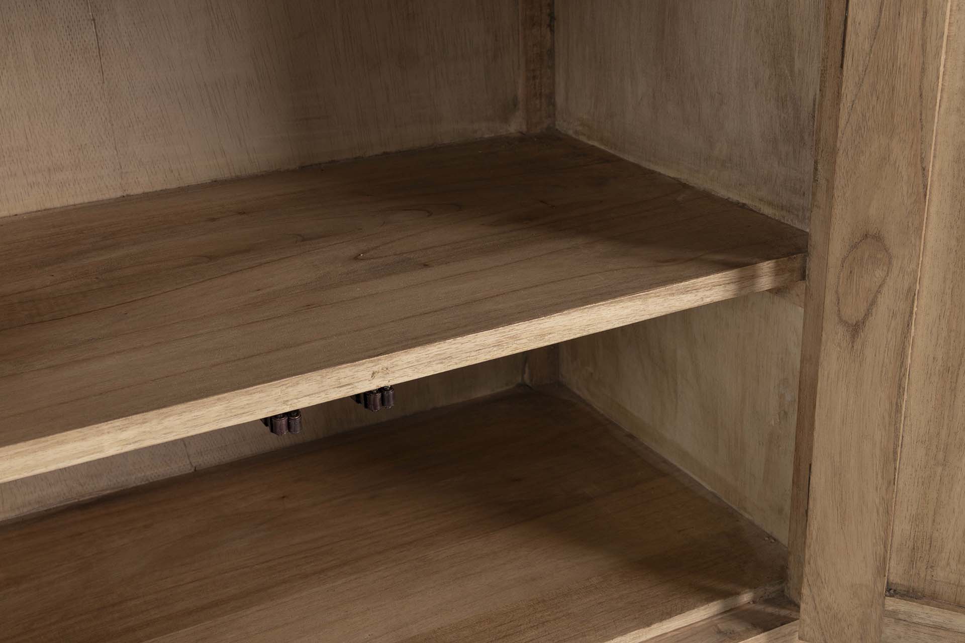 Aparador natural en madera con 4 puertas y 2 cajones