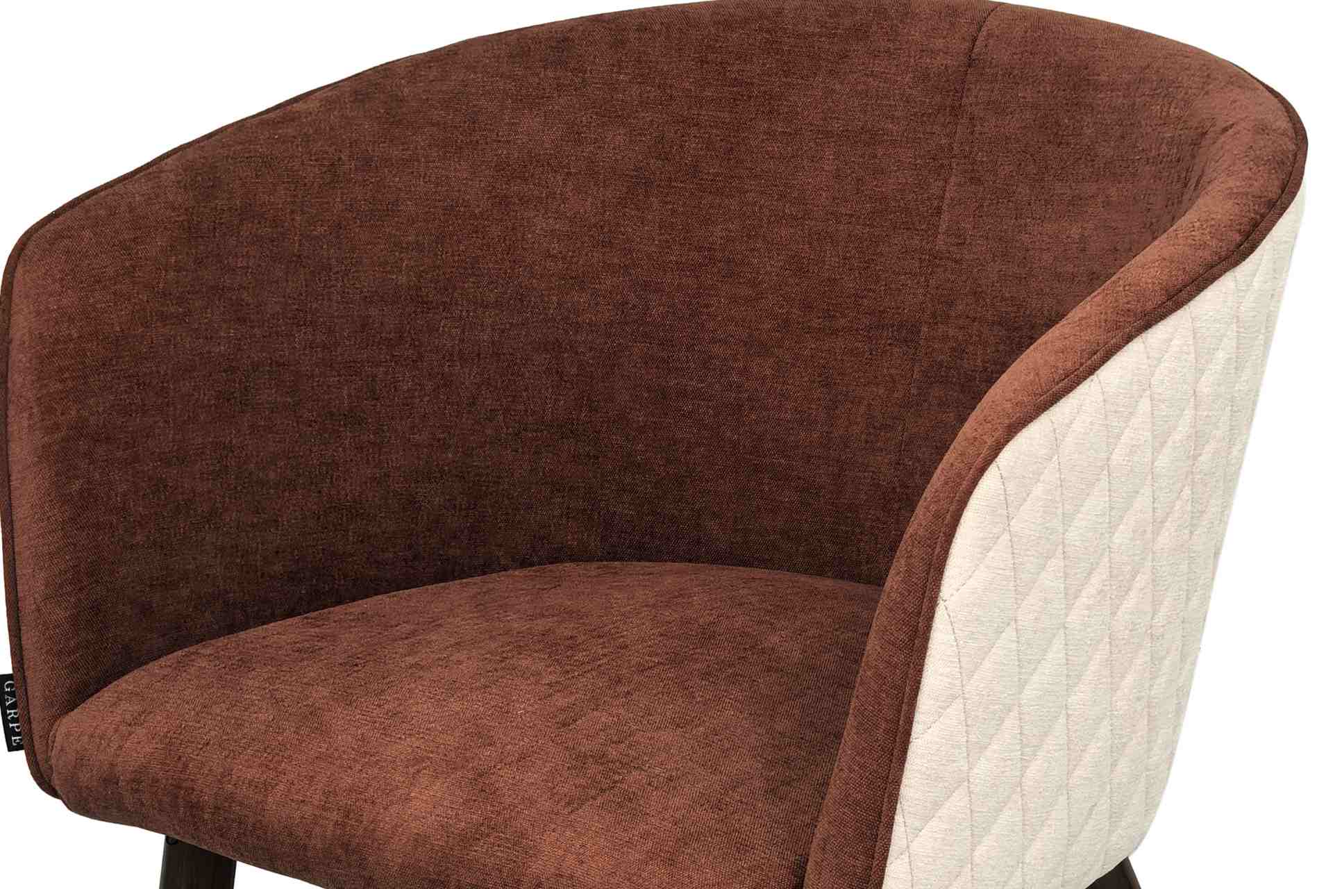 Silla de comedor con base metálica efecto nogal y tapizado rojo
