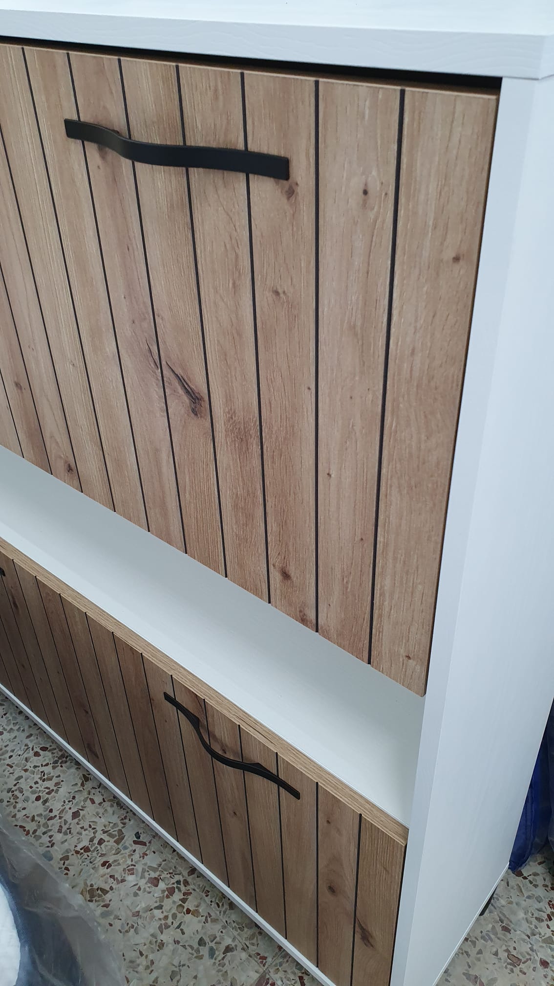 Mueble 313 Artisa detalle, zapatero, hueco y patas