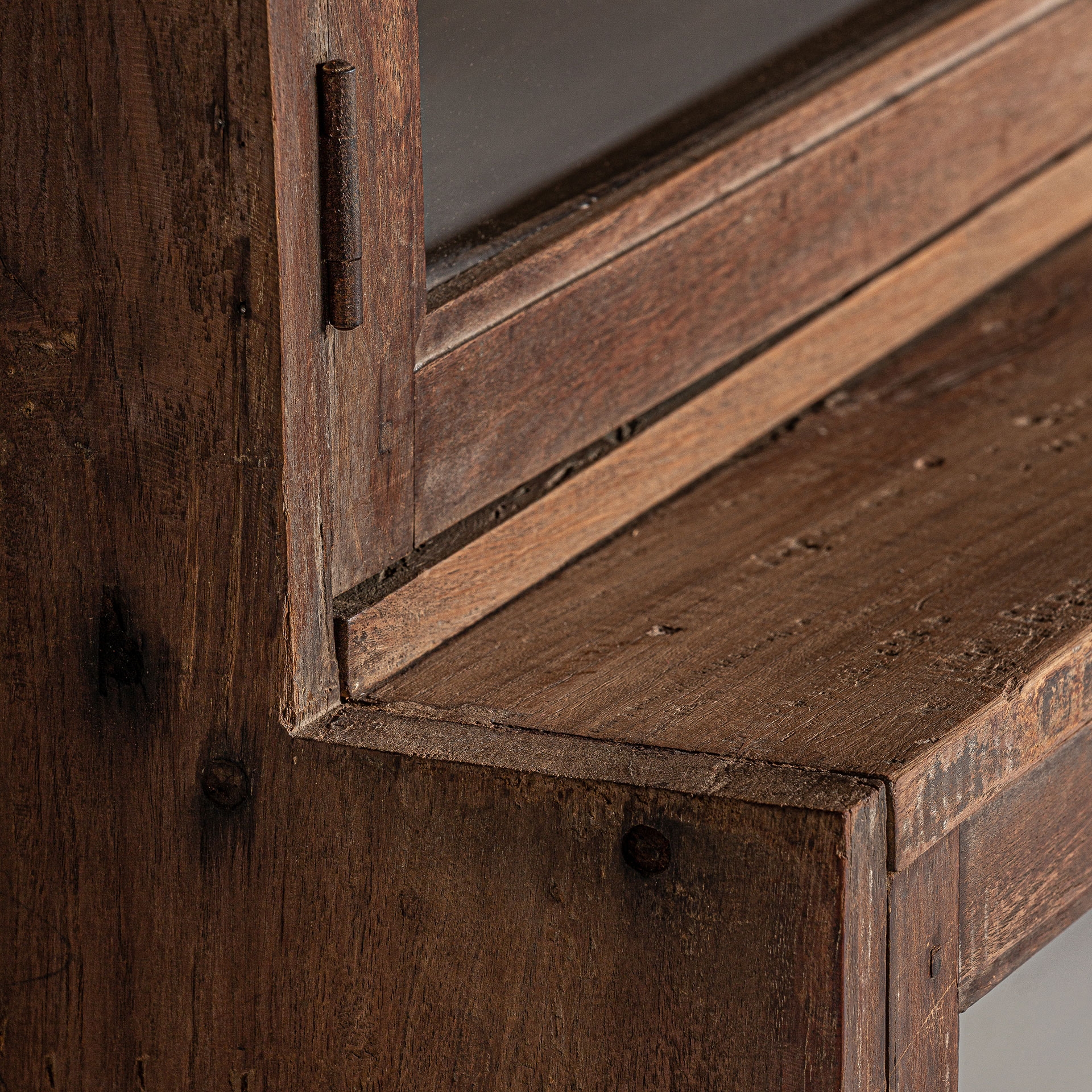 Vitrina Rústica en Madera JEKYE de Vical Home